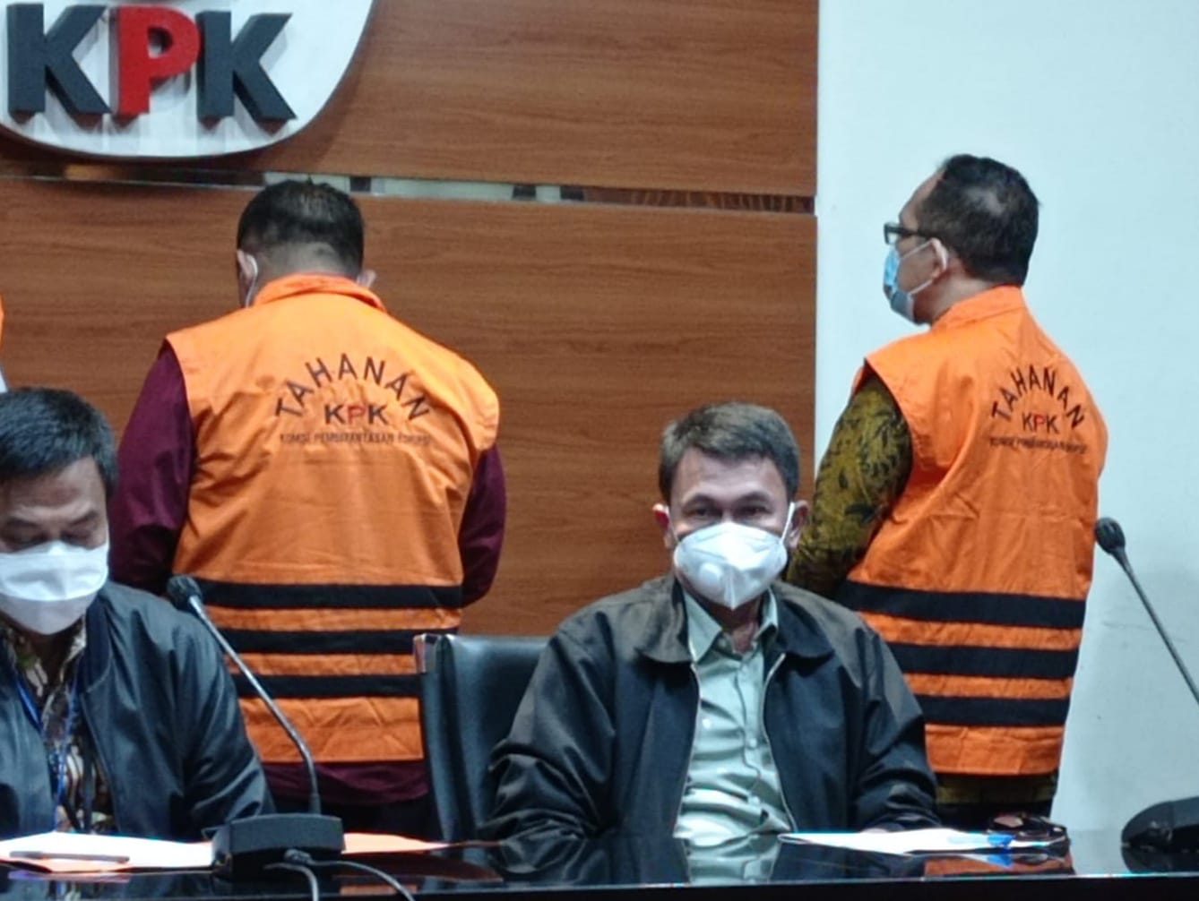 Area Parkir PN Surabaya jadi Tempat Serah Terima Suap untuk Hakim Itong Isnaeni