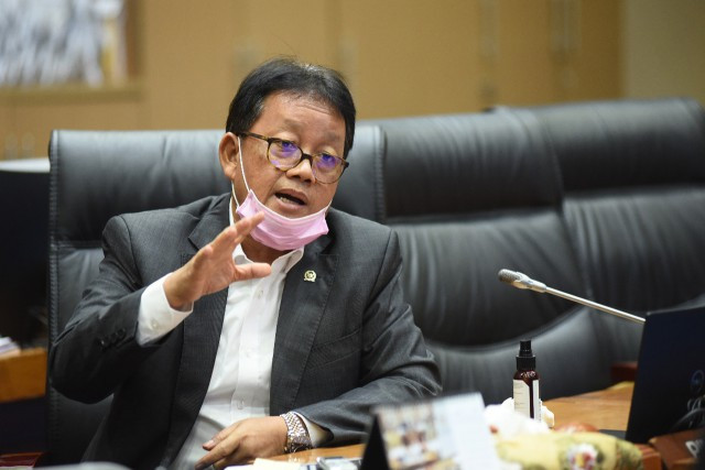 Ketua Komisi VII DPR Sugeng Suparwoto