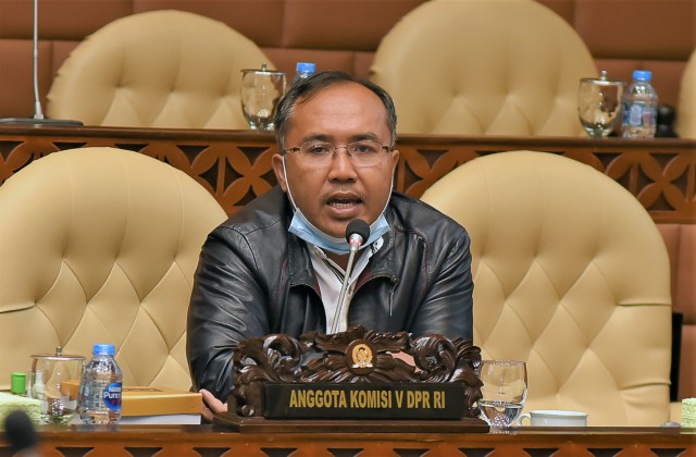 Anggota Komisi V DPR RI Suryadi Jaya Purnama