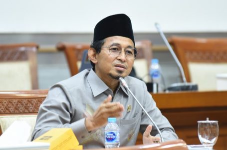 Komisi VIII Serahkan Bantuan ATENSI Rp228 Juta Untuk Warga Kota Semarang