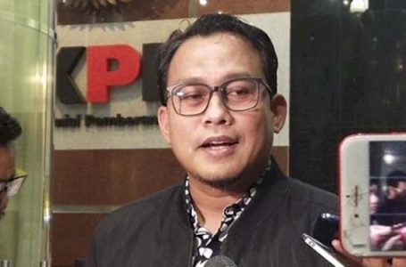 KPK Jebloskan Tersangka Hakim Yustisial MA Edy Wibowo ke Bui