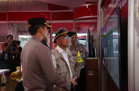 Menko PMK Tinjau Jalur Tol Jakarta-Cikampek Pastikan Mudik 2023 Lancar dan Aman