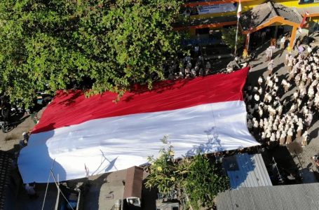 SD Muhammadiyah PK Banyudono Bentangkan Bendera Raksasa Peringati HUT RI ke-78