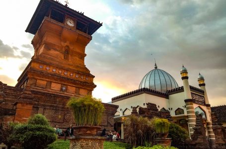 Indonesia Bukan Negara Agama, Tapi Negara Melindungi Seluruh Umat Beragama