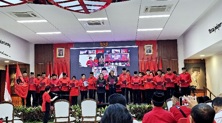 Ganjar, Ahok, dan Ronny Talapessy Dilantik Megawati Masuk Jajaran Pengurus DPP PDIP